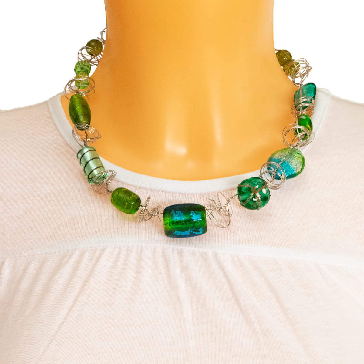 K.V. Fuchs Design Schmuck Damen Halskette in silber mit gewickeltem Draht und Schmucksteinen in verschiedenen Grüntönen »K-3502«